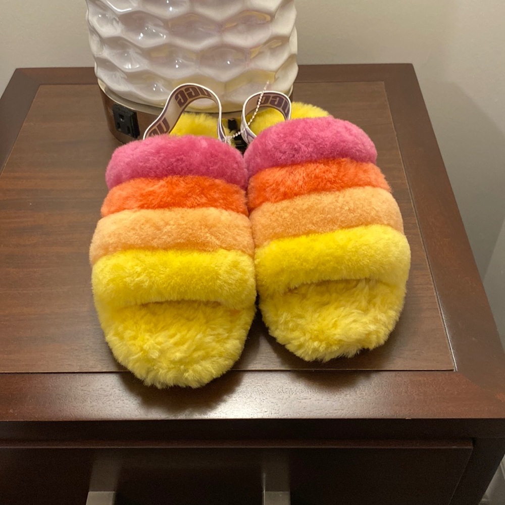 Ultra fluffy, comfortable UGGs rainbow slides